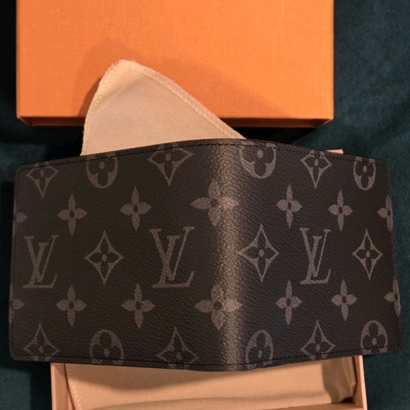 Louis Vuitton Men’s Black Monogram Eclipse Multiple Bifold Wallet M61695 (NWT) - Picture 6 of 10